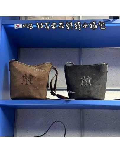 【代购】MLB 钻石老花斜挎水桶包